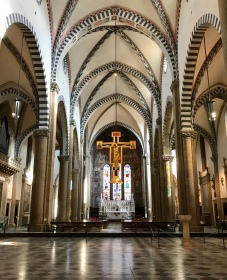 Nave with Giottos crucifix